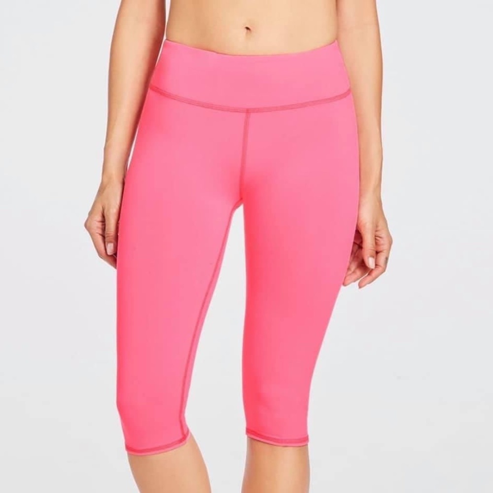 Fabletics hot pink cropped leggings